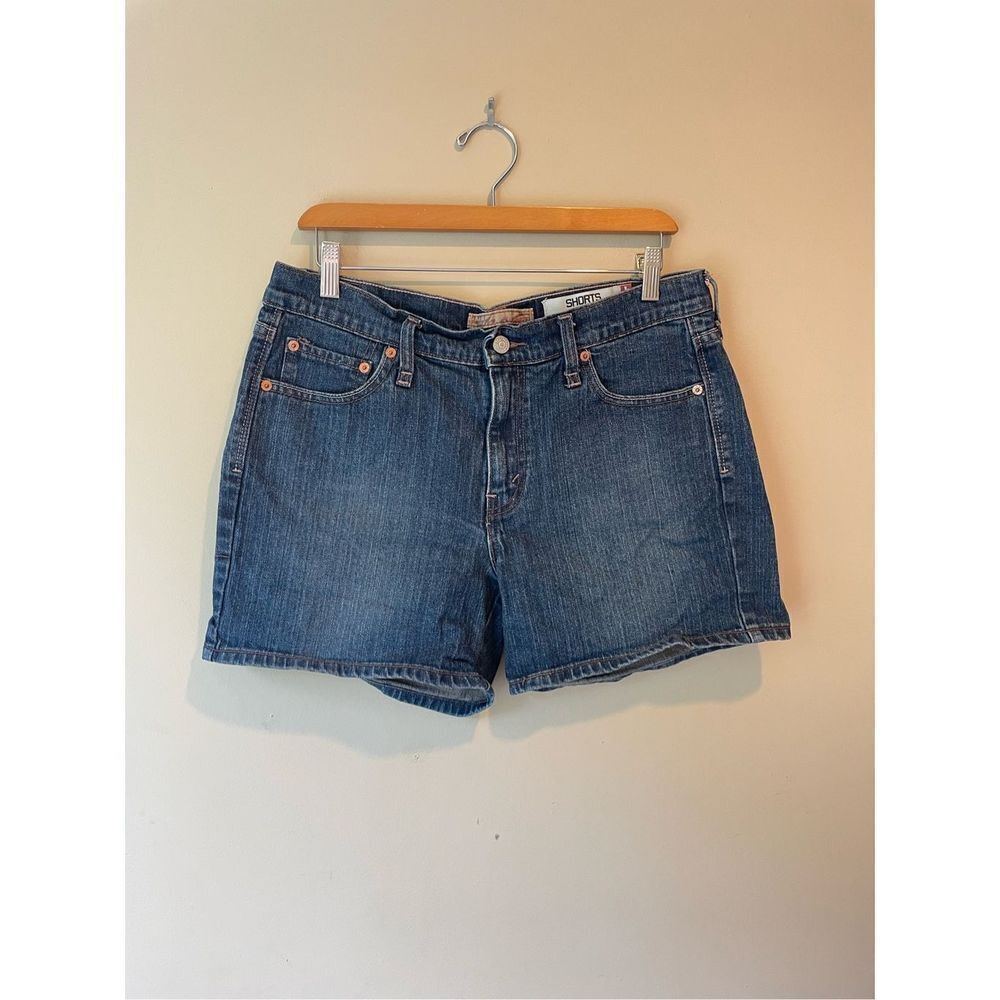 levi’s shorts 